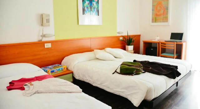 Трёхместный номер Comfort с балконом Hotel Domingo