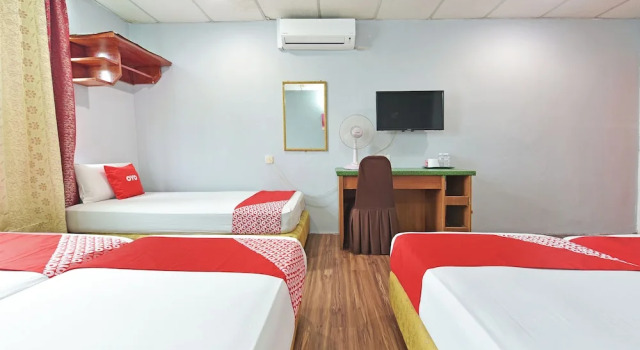 Семейный номер Standard OYO 90846 Hotel Akasia