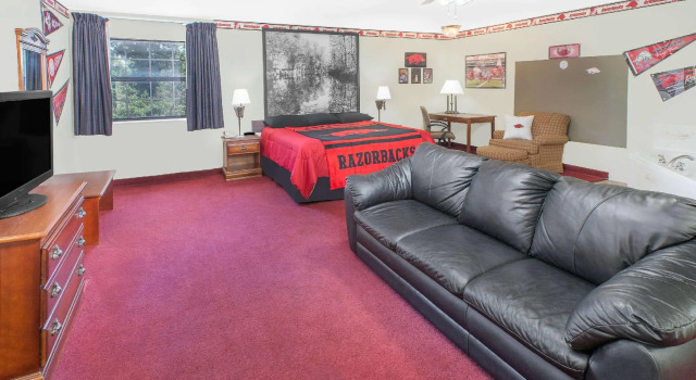Люкс Deluxe Super 8 by Wyndham Lowell/Bentonville/Rogers Area