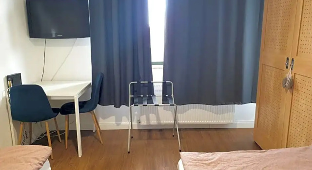 Éjjeli Bagoly Étterem és Panzió, Varaa Hotelli 14. Zugló 
