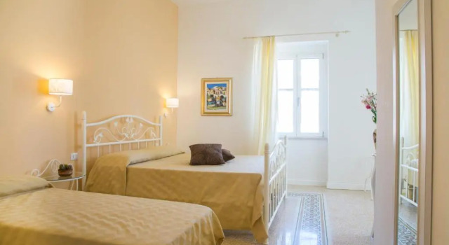 Четырёхместный номер Standard B&B Monsignore