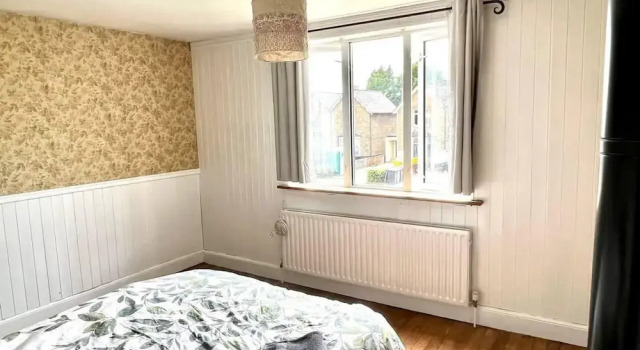 Коттедж Inviting 4-bed House Near Heathrow w/ Fireplace