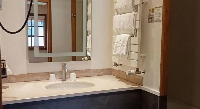 Номер Standard Hotel et Spa Le Lion dOr