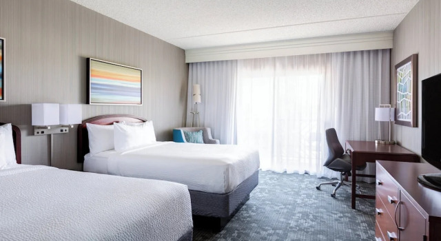 Четырёхместный номер Executive Courtyard by Marriott Scottsdale Old Town
