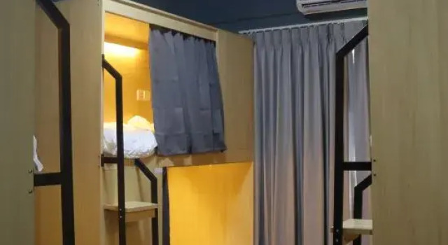 Кровать в общем номере (женский номер) The Moment Hostel