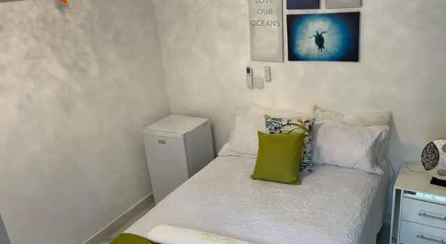 Room in Guest Room - Central Area Bedroom With Common Kitchen, Living Room