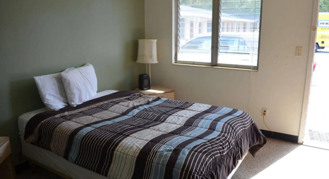 Economy Lodge, Buchen Sie Gasthaus Silver Springs Florida