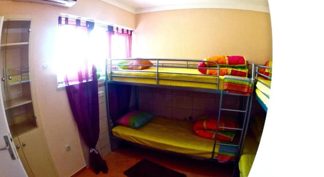 Кровать в общем номере Backpackers Fairytale Hostel