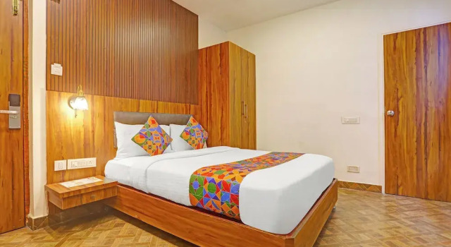 Номер Deluxe FabHotel Emerald Suites - Near MG Road Metro Station