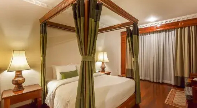 Полулюкс Prince Angkor Hotel & Spa