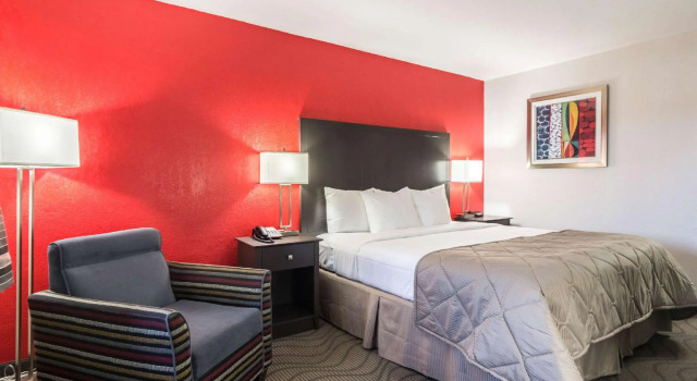 Двухместный номер Standard Clarion Inn & Suites Russellville I-40