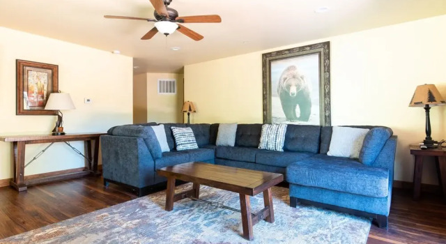 48 - Whispering Aspen Lodge 3 Bedroom Home by Redawning