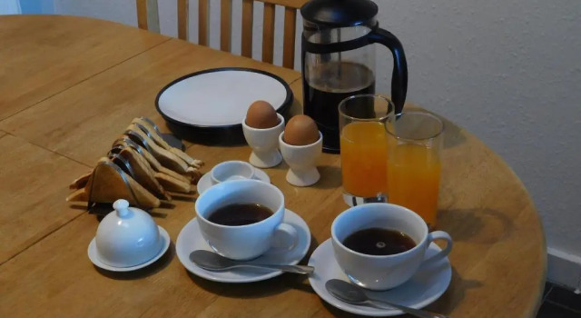 WELCOMEHOUSE close to east beach, shops, restaurants and RAF base, Prenota Hotel Lossiemouth 