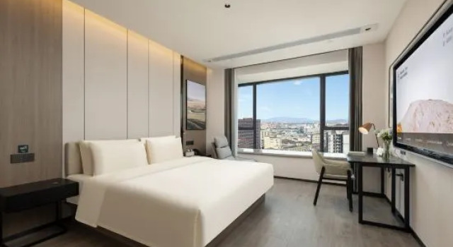 Двухместный люкс Atour Hotel Zhongshan Henglan Chang New Times Square