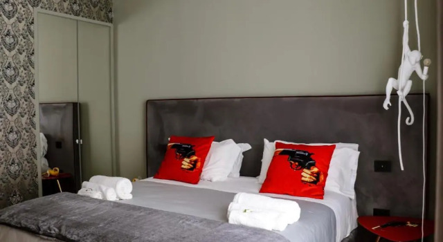 Люкс Deluxe Aron Only Suites Bed and Breakfast