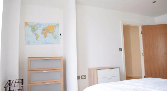 Bright and Spacious Apartment near London Bridge, Забронировать Апартаменты/квартира Лондон Большой Лондон, рядом с Роупел-стрит