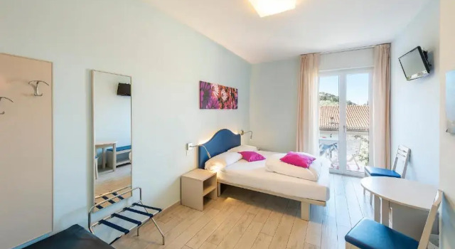 Трёхместный номер Standard с балконом и с частичным видом Hotel Firenze 3 Stelle Superior