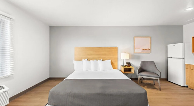 Люкс LivAway Suites Salt Lake City- West Jordan