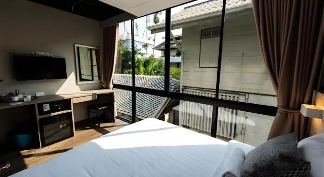 V VAREE Bangkok