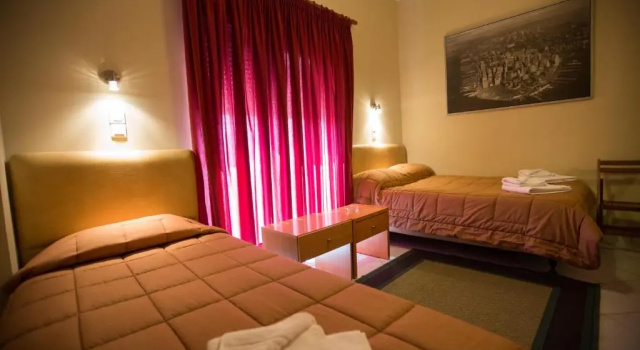 Трёхместный номер Standard Hotel Niki