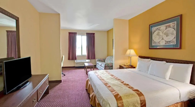 Номер Standard Days Inn & Suites by Wyndham Hickory