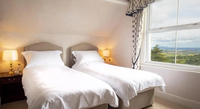 Двухместный номер Standard с красивым видом из окна Cleeve Hill Hotel