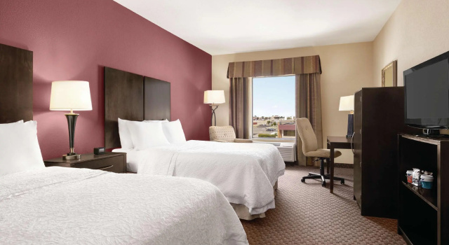 Четырёхместный номер Standard Hampton Inn & Suites Enid