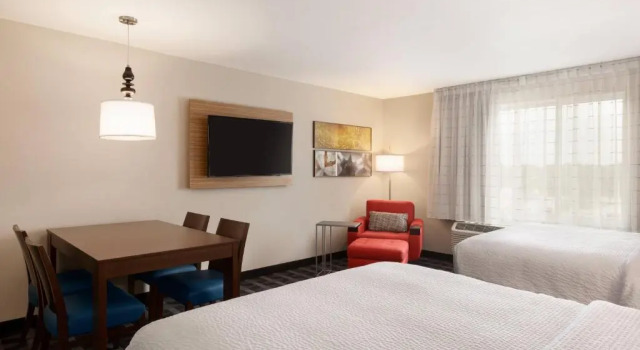 Четырёхместная студия TownePlace Suites Cedar Rapids Marion