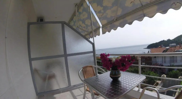 Трёхместный номер Standard с балконом и с видом на море Riviera Rooms