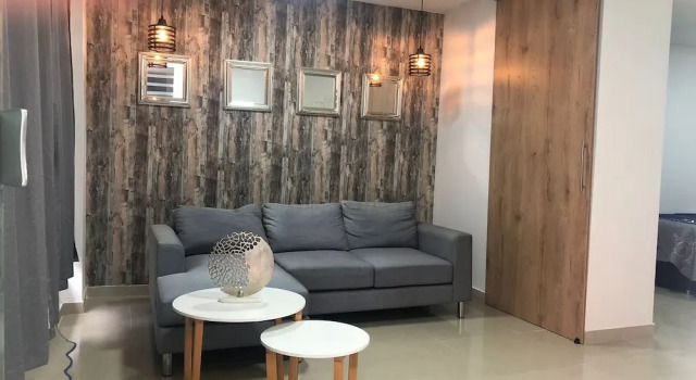 Апартаменты с 4 комнатами The House Inn