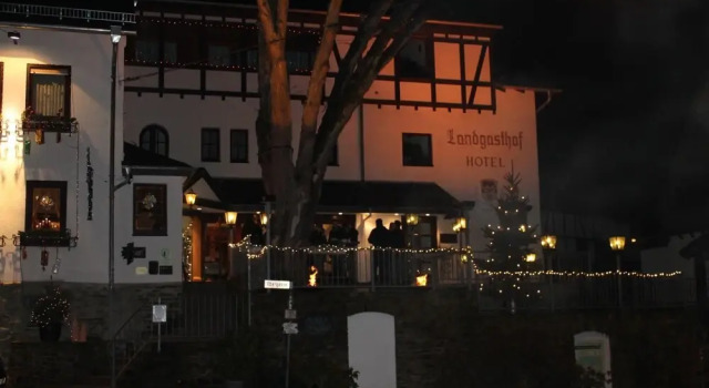 Landgasthof Hotel Zur Linde im Taunus, Забронировать Отель Отели Нижней Франкония 3 звезды, 3*