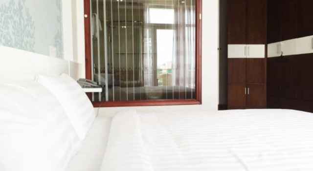 Blossom July Hotel, Забронировать Отель Отели Дананга муниципалитета с парковкой, рядом с Музей изящных искусств Дананга, Парковка