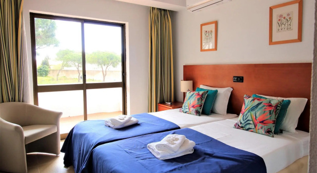 Vilamoura Cosy 3 With Pool by Homing, Rezervasyon Daire Algarve havuzlu oteller, Yüzme Havuzu