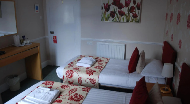 The Ardyne Guest House, Забронировать Отель Ротсей Isle of Bute, рядом с Сад Арденкрейг