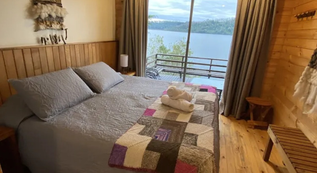 Бунгало с 3 комнатами с балконом и с видом на озеро Cabañas Borgolafquen