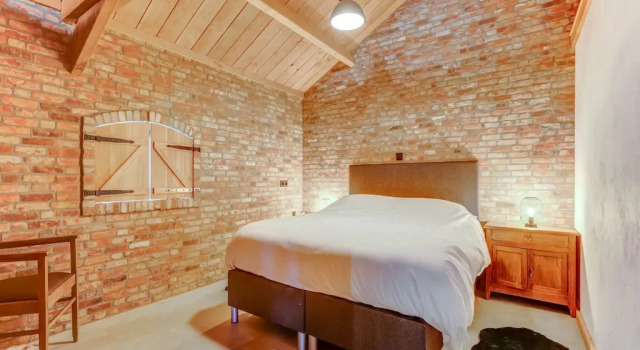 Beautiful Farmhouse in Hulsel with Wellness and Horse Stable, Забронировать Отель Ресел 