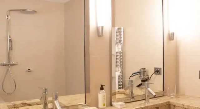 Двухместный семейный номер Standard c 1 комнатой Hotel Le Clos De La Vouge