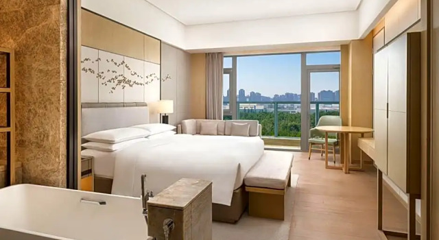Номер Standard с видом на сад Yantai Marriott Hotel