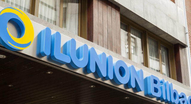 Отель Ilunion Bilbao