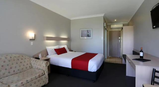 Двухместный номер Standard с видом на бассейн Comfort Inn Gateway Tamworth