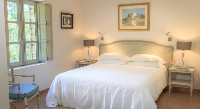 Le Gordos, Rezervovat Hotel Hotely v Gordes s parkováním, Parkování