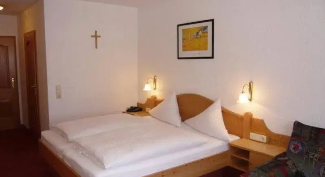 Hotel Pension Fleischmann, Buchen Sie Hotel Roding Oberpfalz