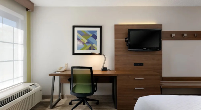 Люкс c 1 комнатой Holiday Inn Express & Suites Milton East I-10 by IHG