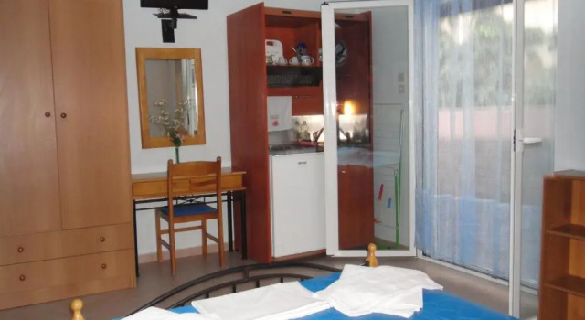 Apergis Rooms