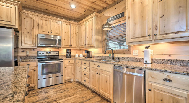 Коттедж Expansive Broken Bow Cabin with Hot Tub and Playset!