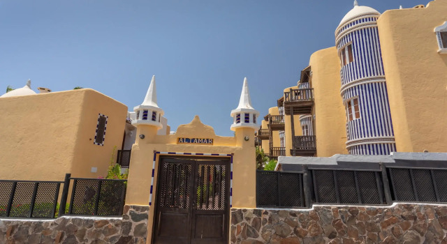 Altamar 53 balcony sea views By CanariasGetaway, Prenota Hotel Hotel a Gran Canaria con piscina, Piscina