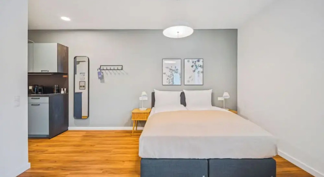 Люкс Comfort с балконом Limehome Chemnitz Kirchgässchen