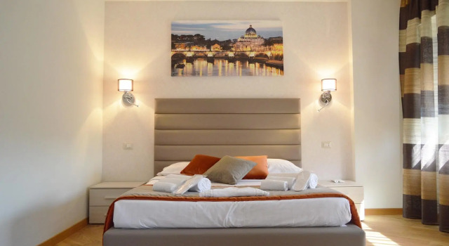 Четырёхместный номер Standard с балконом Vatican City Relais