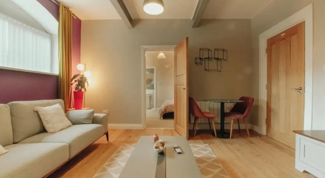 Chic & Cheerful 1bedroom in Historic Building, Забронировать Апартаменты/квартира Шефилд Южный Йоркшир, рядом с Международный спортивный центр «Пондс Фордж»