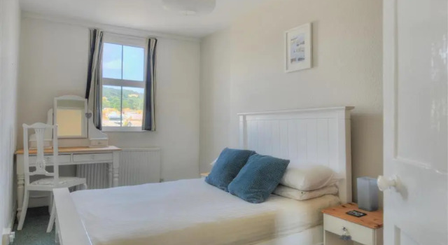 Apt 3, 20 Broad Street, Забронировать Апартаменты/квартира Отели Лайм-Риджис с парковкой, рядом с Пляж Монмут, Парковка